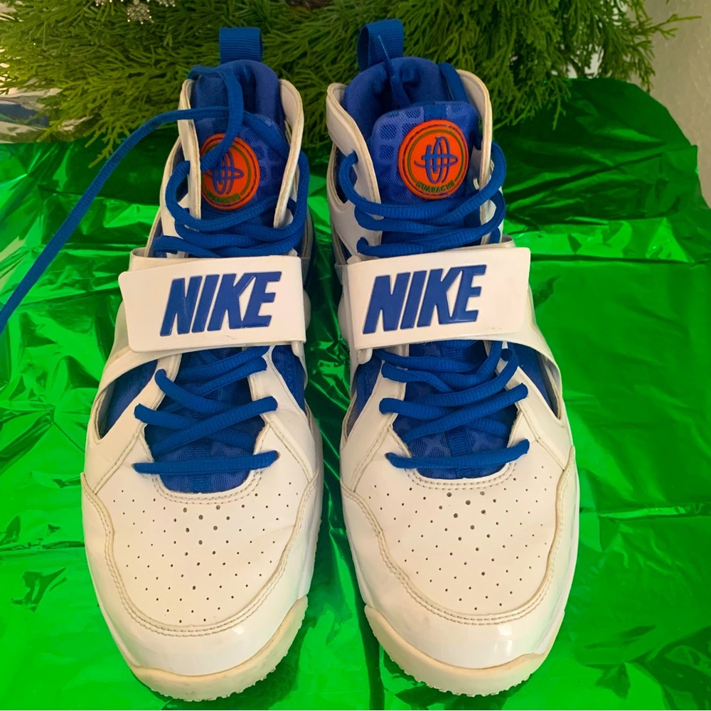 NIKE Florida Gators ZOOM HUARACHE TR SHOE SIZE 9.5
FL GATORS COLORS - Picture 2 of 16